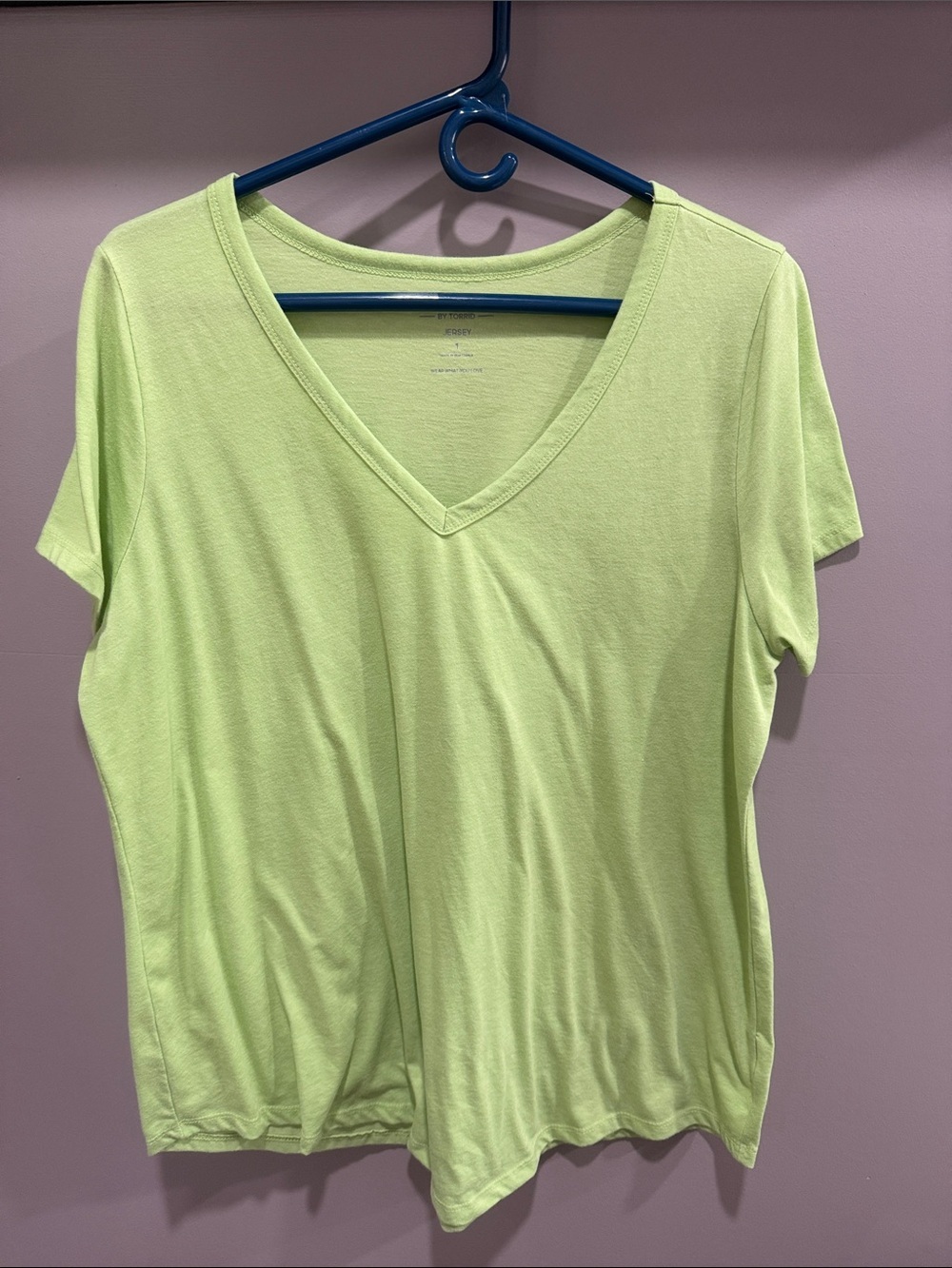 Torrid V-Neck Short Sleeve Tee - Lime Green Size 1